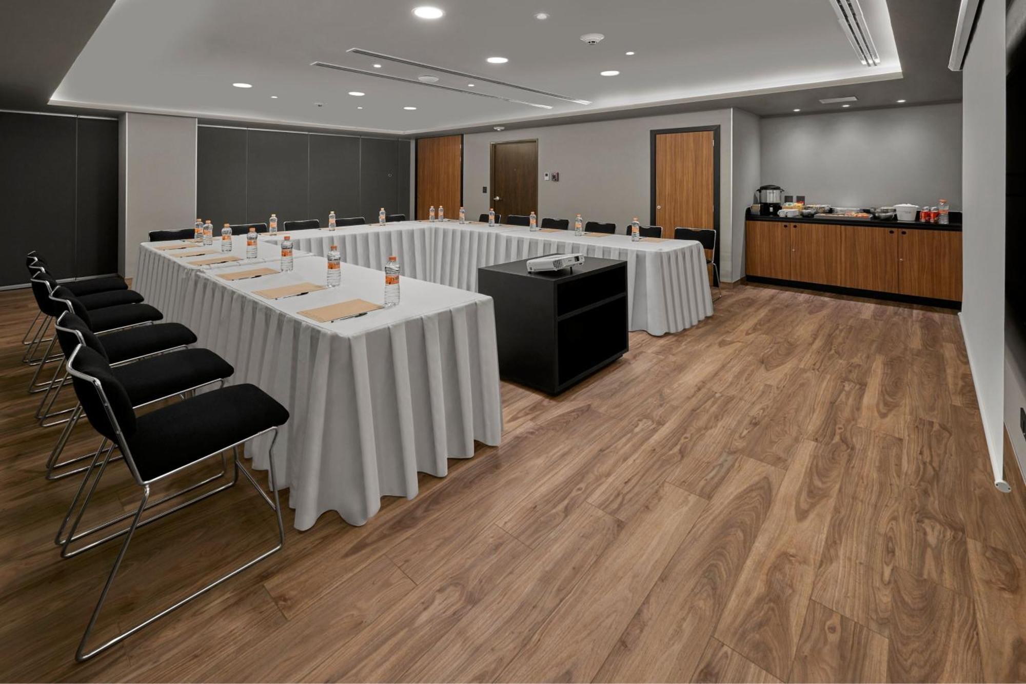 City Express Plus By Marriott Leon Centro De Convenciones Exterior foto
