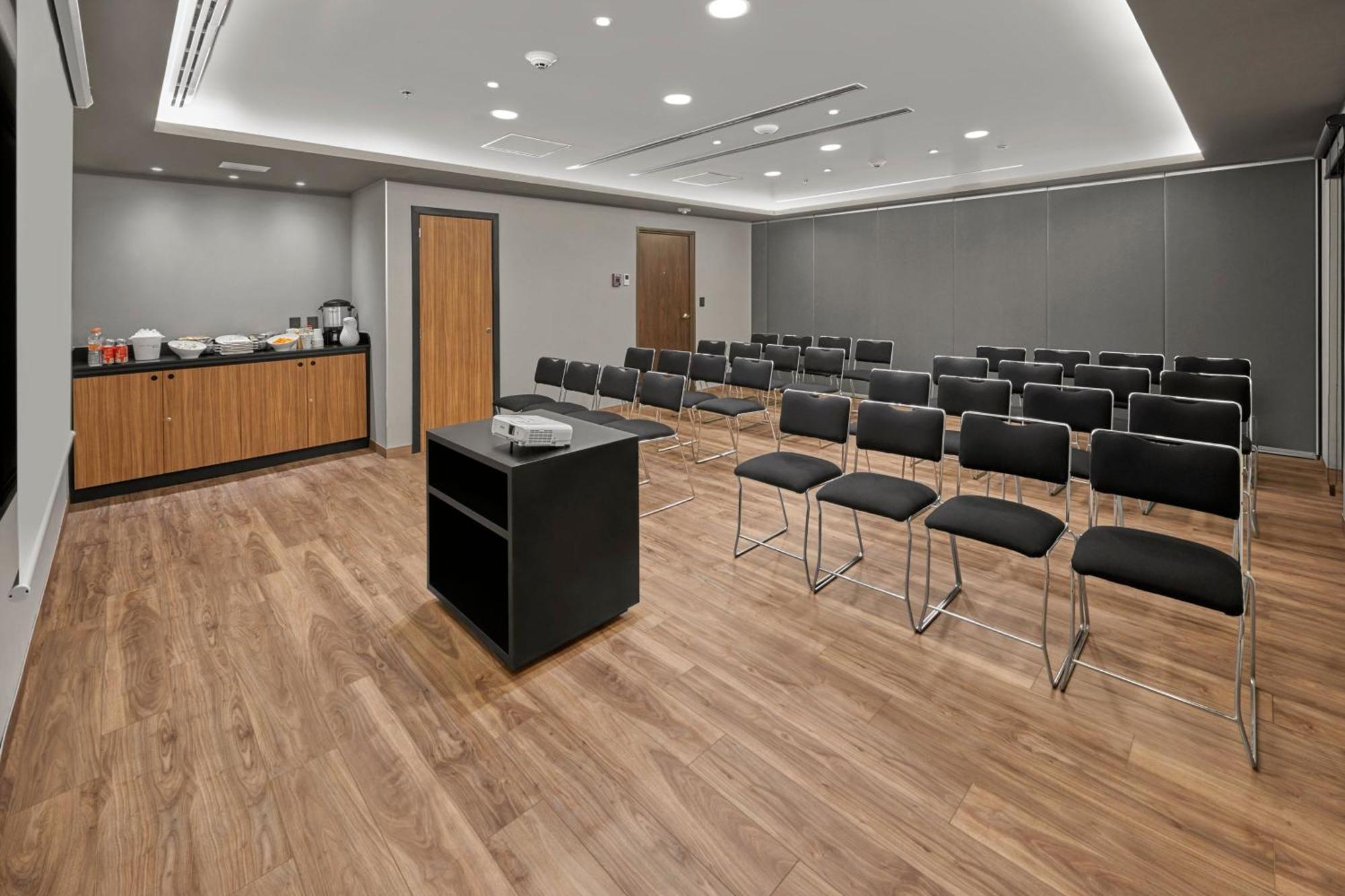 City Express Plus By Marriott Leon Centro De Convenciones Exterior foto