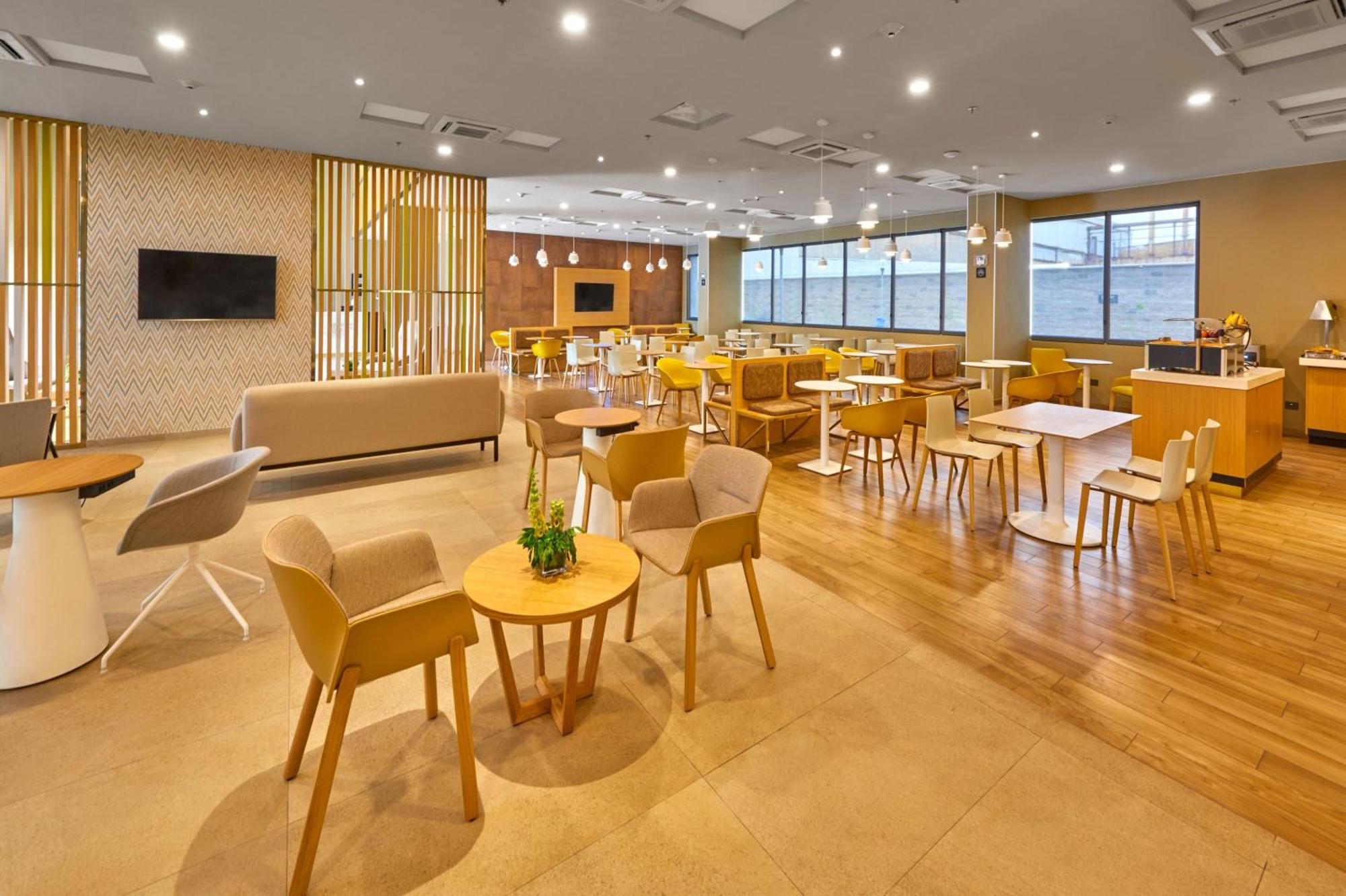 City Express Plus By Marriott Leon Centro De Convenciones Exterior foto