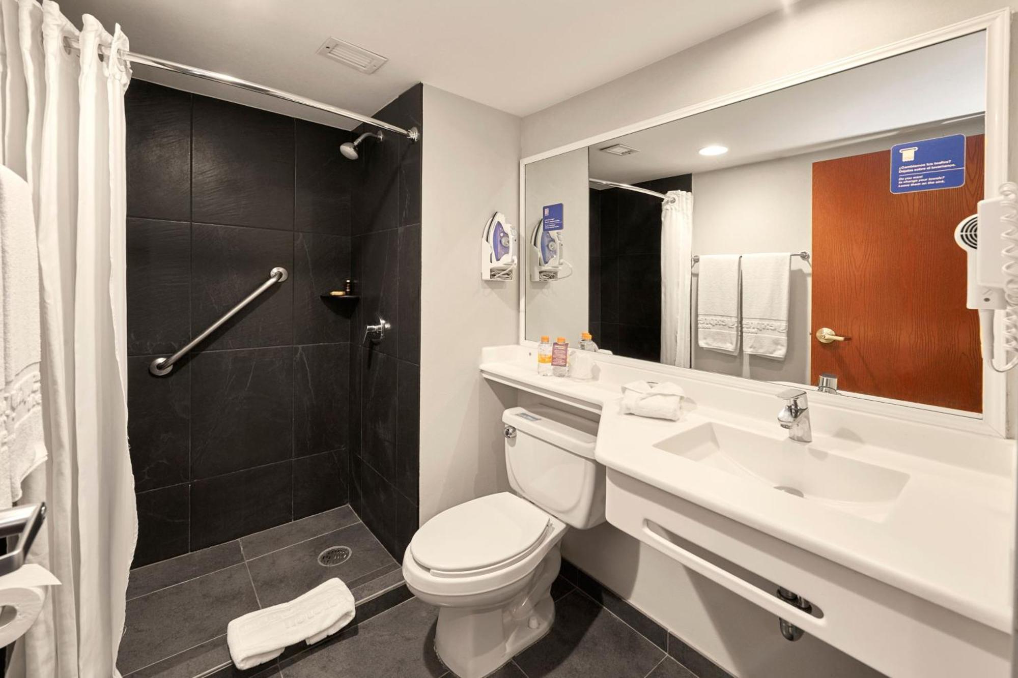 City Express Plus By Marriott Leon Centro De Convenciones Exterior foto